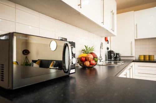 Emerald Court Executive Watford Central Apartment By Crew Homes