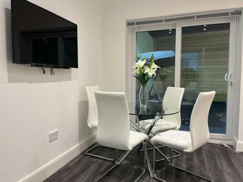 Amazing Central 1 Bed Apartment With Outside Space