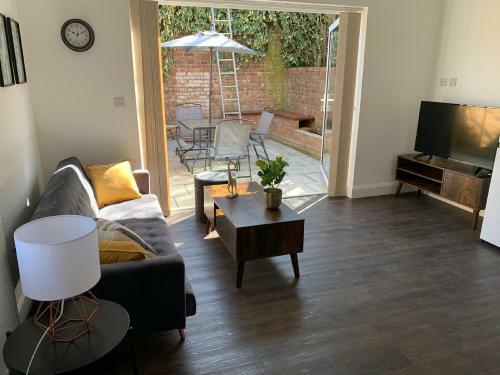 Apartamento Spacious Flat With Private Entrance And Jacuzzi