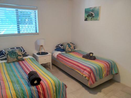 Fantastic 2brm Absolute Beachfront Apartment, Hedges Avenue Mermaid Beach