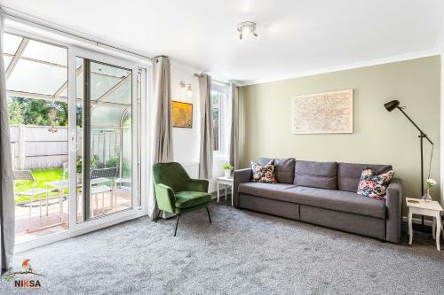 Apartamento Niksa Serviced Accommodation - 3 Bedroom House