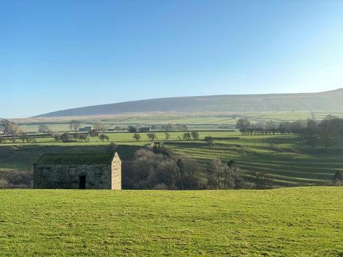 Wonderfully Scenic And Comfortable Dales Mill Property