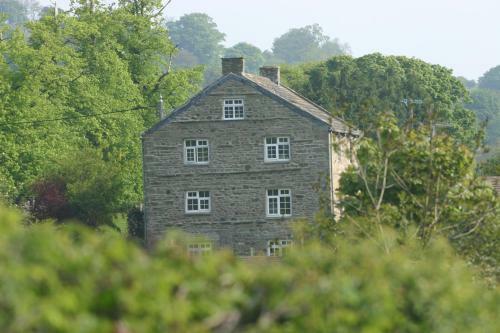 Wonderfully Scenic And Comfortable Dales Mill Property