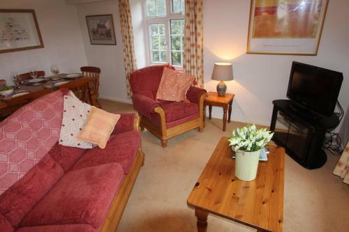 Wonderfully Scenic And Comfortable Dales Mill Property