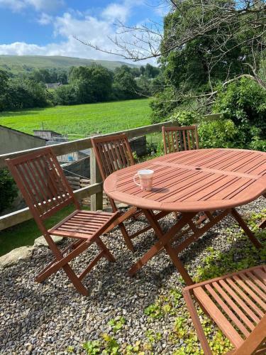 Wonderfully Scenic And Comfortable Dales Mill Property