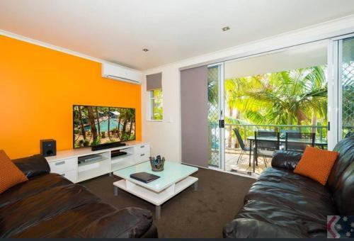 Gorgeous 4 Bed Beachside Apartment - Diamond Beach Resort