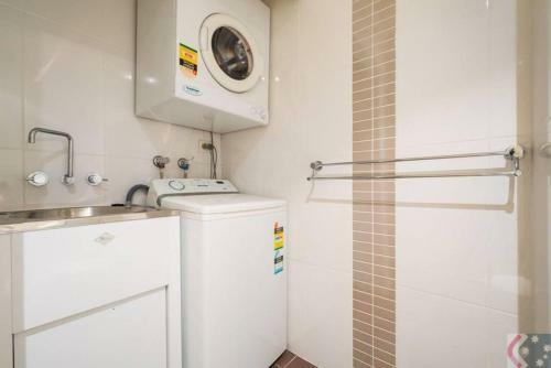 Gorgeous 4 Bed Beachside Apartment - Diamond Beach Resort