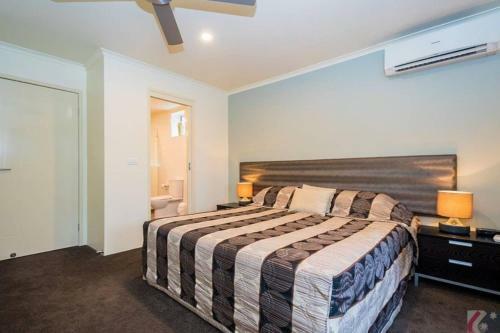 Gorgeous 4 Bed Beachside Apartment - Diamond Beach Resort