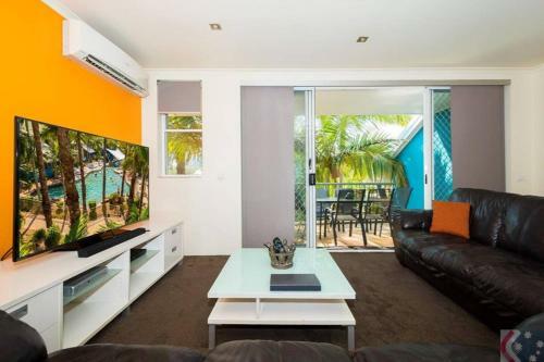 Gorgeous 4 Bed Beachside Apartment - Diamond Beach Resort