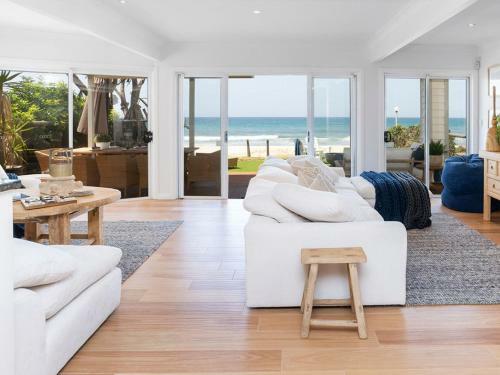 Villa Absolute Beachfront Family Size Home