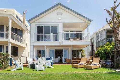 Villa Absolute Beachfront Family Size Home
