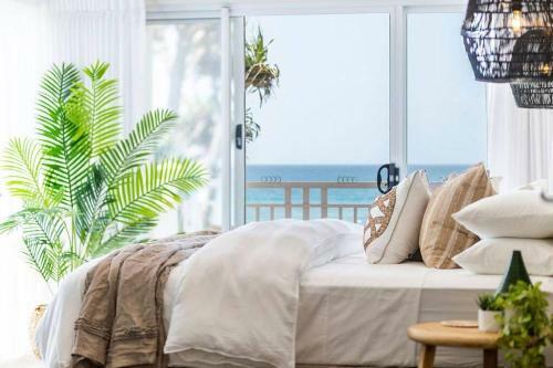 Villa Absolute Beachfront Family Size Home