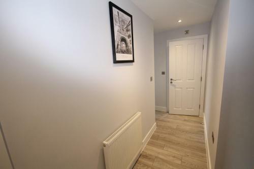 Holden Court Apartments -apt 4