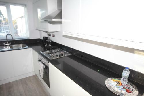 Holden Court Apartments -apt 4