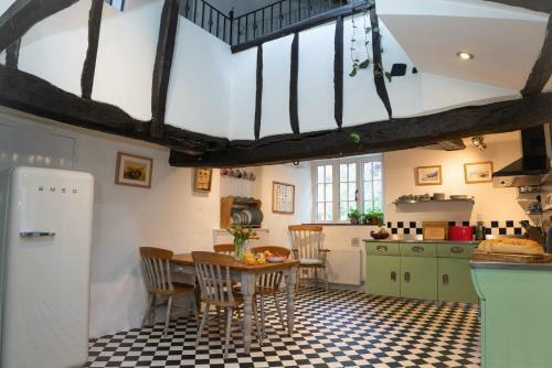 Lower Aylescott Farmhouse