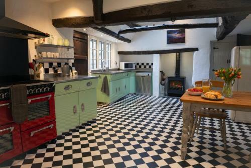 Lower Aylescott Farmhouse