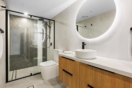 Chevron Renaissance 3 Bed Apartment By Vaun