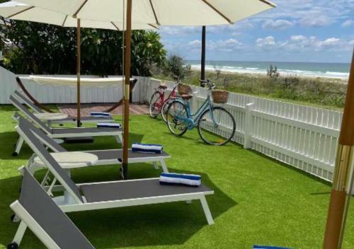Hotel Tessa's On The Beach