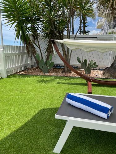 Hotel Tessa's On The Beach