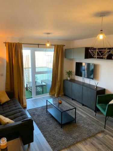 Hostal Quality-box Ltd