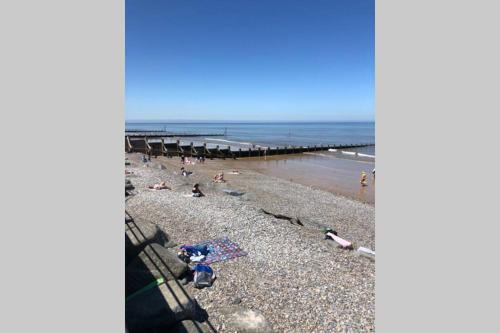 Hoxne House Weybourne Sleeps 14