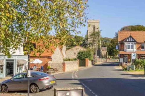 Hoxne House Weybourne Sleeps 14
