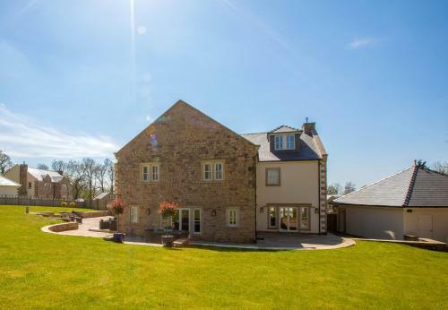 5* Luxury Home With Cinema & Games Room