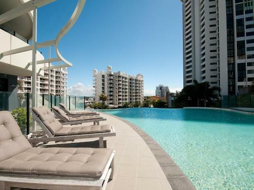 Luxury Ocean View Apartment At Wave Broadbeach
