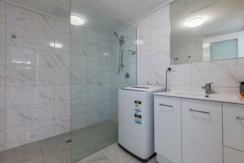 Surfers Superior 2 Bedroom Apartments With Ocean View