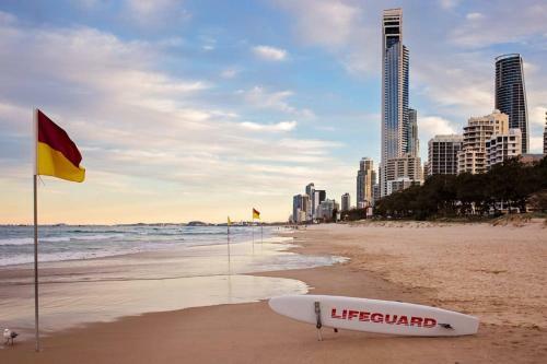 Surfers Superior 2 Bedroom Apartments With Ocean View