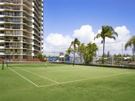 Surfers Superior 2 Bedroom Apartments With Ocean View