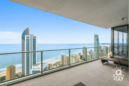 Apartamento Circle On Cavill ? 4 Bedroom Sub Penthouse Full Ocean View!