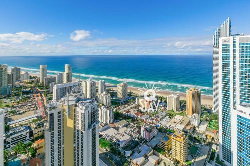 Apartamento Circle On Cavill ? 4 Bedroom Sub Penthouse Full Ocean View!