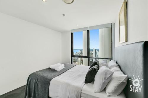 Apartamento Circle On Cavill ? 4 Bedroom Sub Penthouse Full Ocean View!