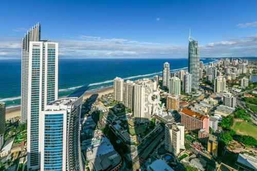 Apartamento Circle On Cavill ? 4 Bedroom Sub Penthouse Full Ocean View!