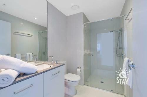 Apartamento Circle On Cavill ? 4 Bedroom Sub Penthouse Full Ocean View!