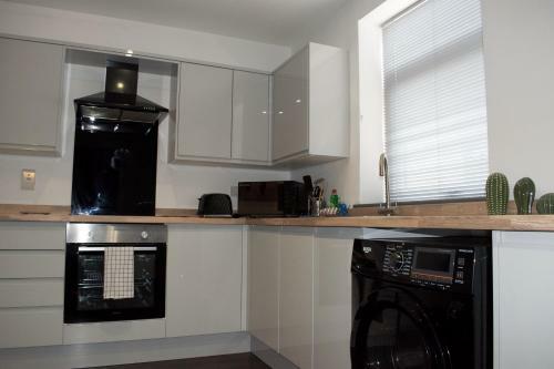 Spacious 3 Bedroom Apartment Near Worksop