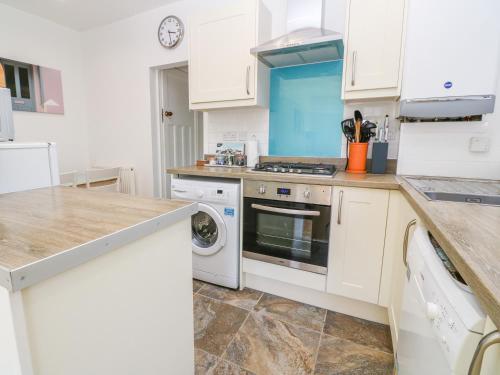 Two Tides Cottage, Looe
