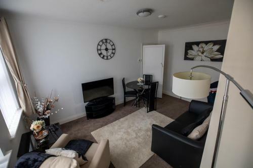 Beautiful Seaside Apartment-free Parking