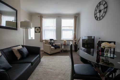 Beautiful Seaside Apartment-free Parking