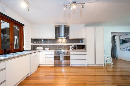 Burleigh Home // Moments To Water