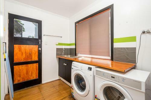 Burleigh Home // Moments To Water
