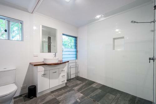 Burleigh Home // Moments To Water