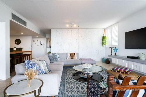 Luxe 3 Bedroom Rooftop Beachside Apartment