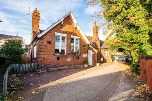 The Old Schoolroom - Unique & Central With Parking