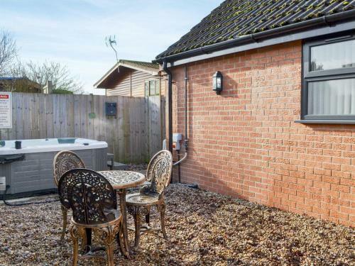 California Cottage - Uk30411