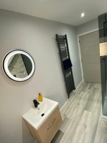 Town Centre 3 Bed Luxury Apartment
