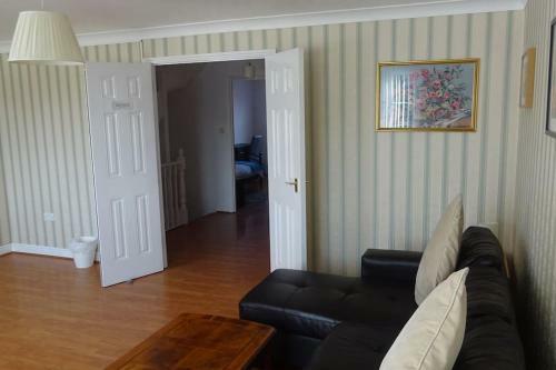 Newly Refurbished 5 Bedroom House