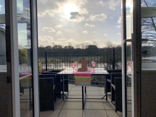 Riverview - Sleeps 4, Wimborne, Dorset.