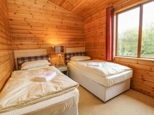 Orchard Lakes - Lodge 2